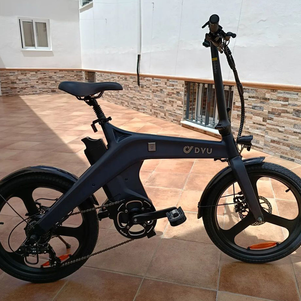 GIORGIO and his DYU E BIKE