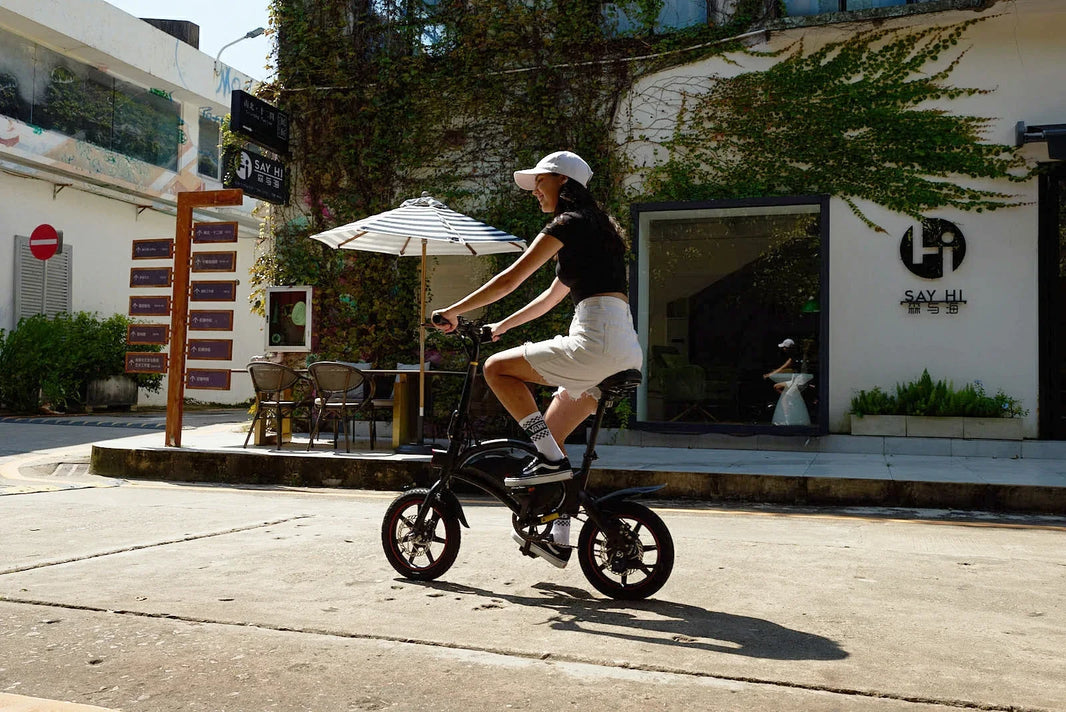 Mini folding e-bike car boot guide UK featuring the DYU D3F