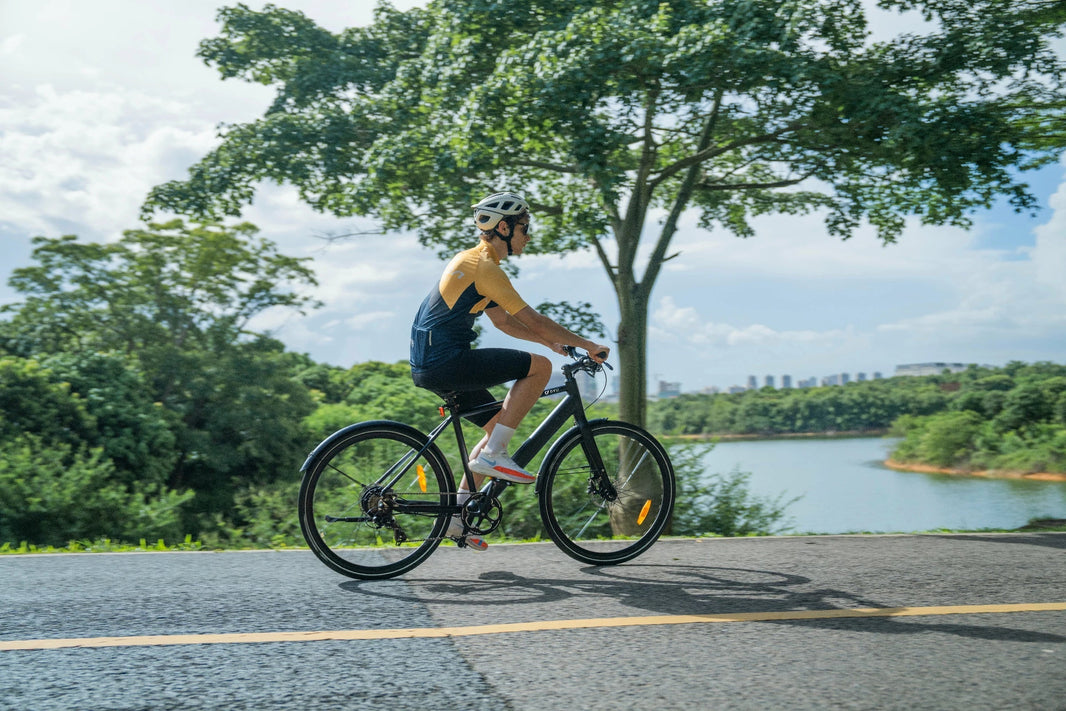 DYU Stroll 1 e-bike on UK-style roads for tyre pressure planning
