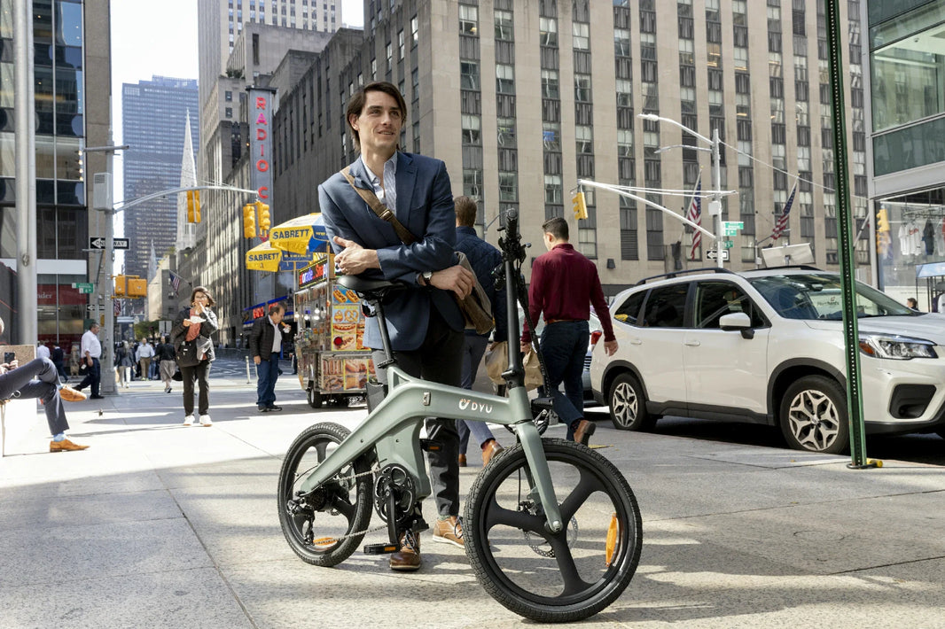DYU T1 folding e-bike review for UK train commuting