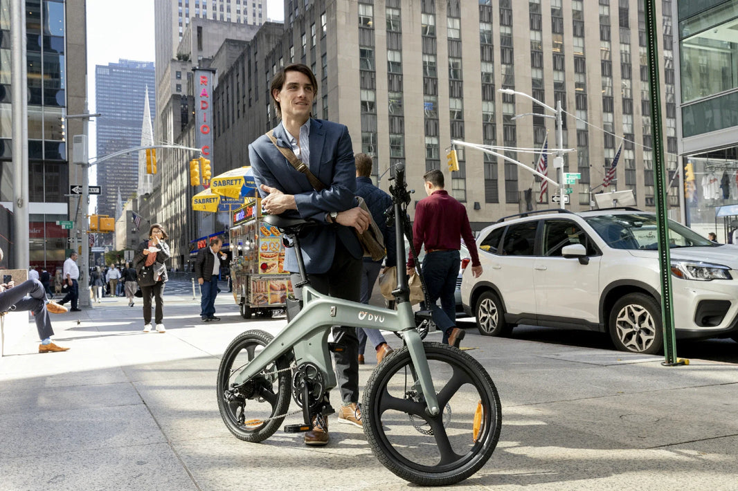 DYU T1 torque sensor e-bike riding downtown for a UK wet junction guide